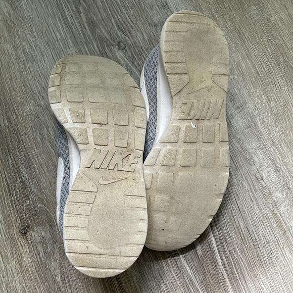 Nike Tajun sneakers size 6.5 - Picture 5 of 7